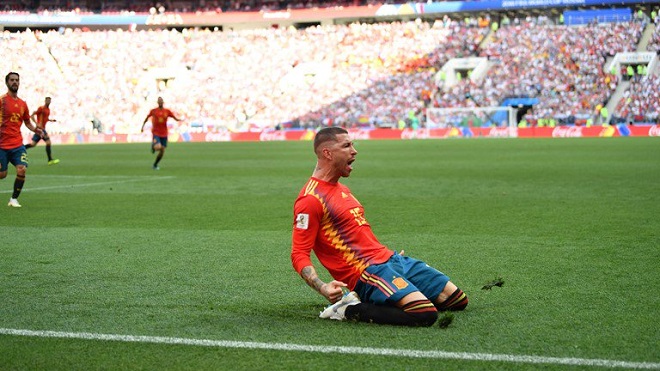 Ramos bị chỉ trích là giả dối khi ăn mừng pha đá phản lưới nhà của đối thủ