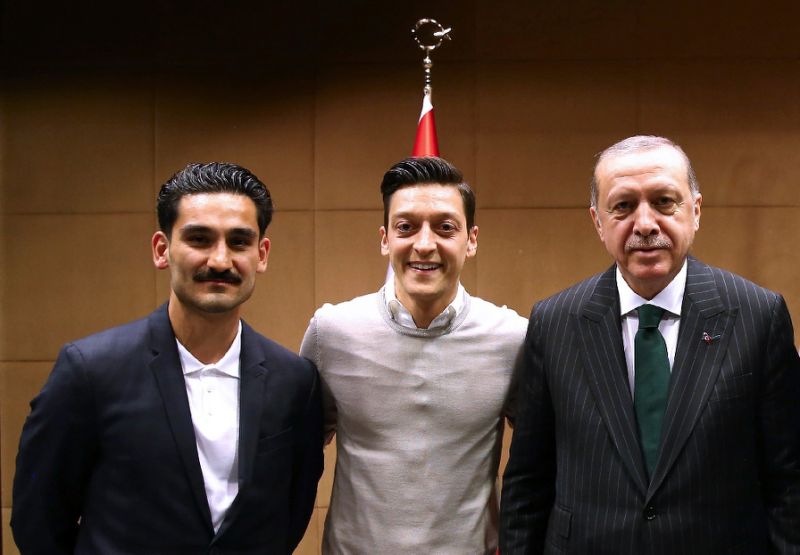 Mesut Oezil từ giã đội tuyển quốc gia, Oezil từ giã đội tuyển Đức, Mesut Oezil chia tay đội tuyển Đức, Oezil, Đức, 