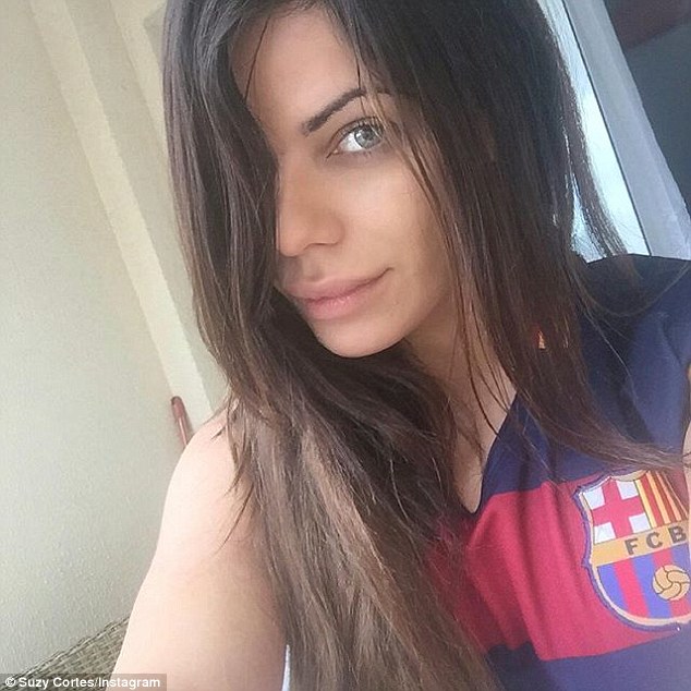  Hoa hậu siêu vòng 3 lại 'khoe thân' sau khi được Messi bỏ chặn trên mạng xã hội
