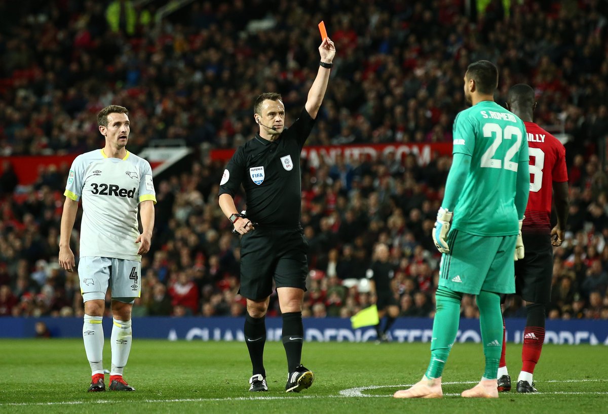 M.U 2-2 (pen 7-8) Derby County: Romero dính thẻ đỏ, M.U bị loại trên chấm 11m