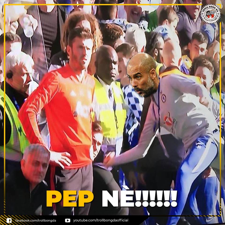 ẢNH CHẾ: Pep Guardiola 'đội lốt' trợ lý Chelsea sang chọc tức Mourinho