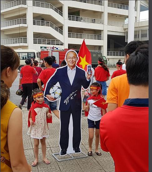 Báo Hàn: 'Việt Nam đá AFF Cup như thể Hàn Quốc tham dự World Cup'