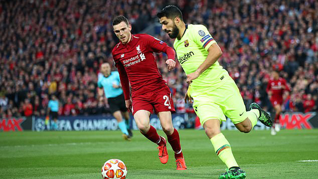 Liverpool 4-0 Barca: Luis Suarez lại bị lên án vì dùng tiểu xảo khiến Robertson chấn thương