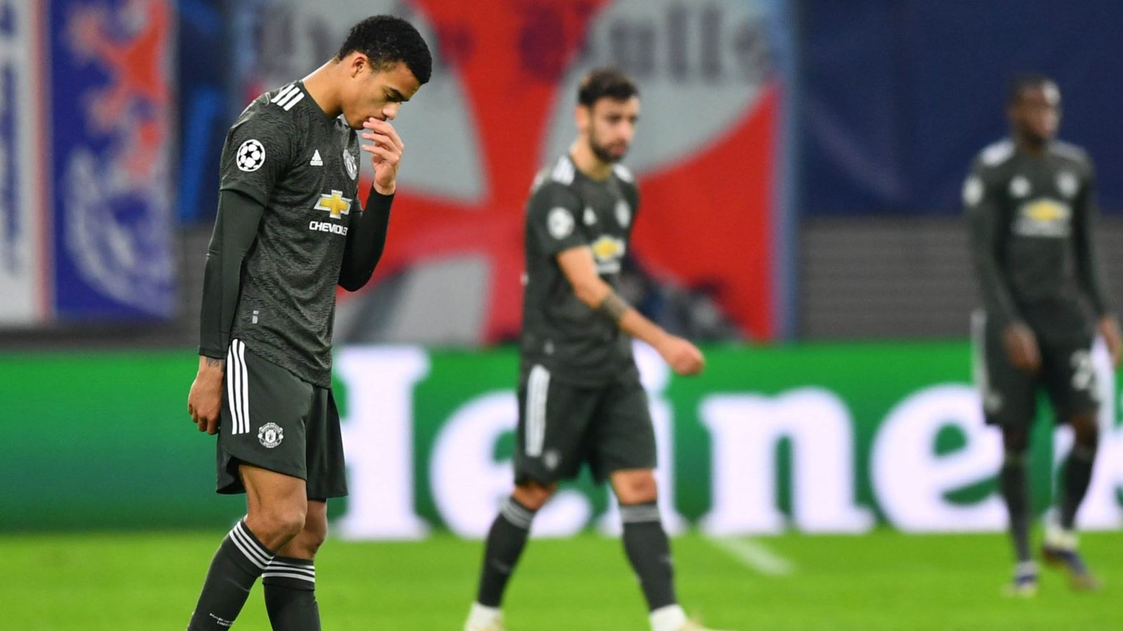 ĐIỂM NHẤN Leipzig 3-2 MU: Trả giá vì 'thói quen' chơi tệ hiệp 1. Hàng thủ lại là thảm họa