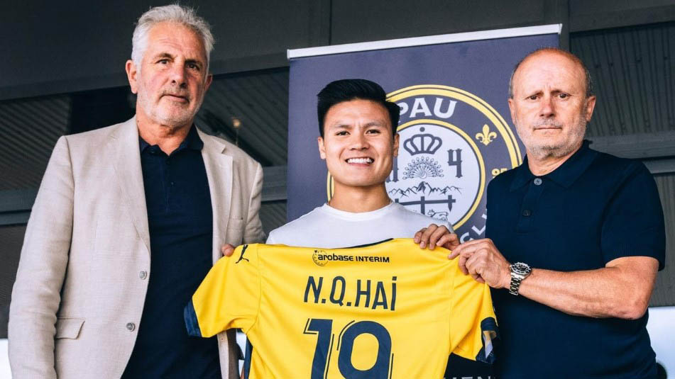 Quang Hải sáng cửa đá chính sau tuyên bố đặc biệt của chủ tịch Pau FC