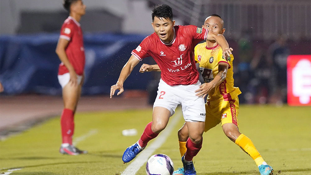 Kết quả bóng đá Sài Gòn 1-2 TPHCM: Ngoại binh lập công, CLB TPHCM thắng ở 'derby'