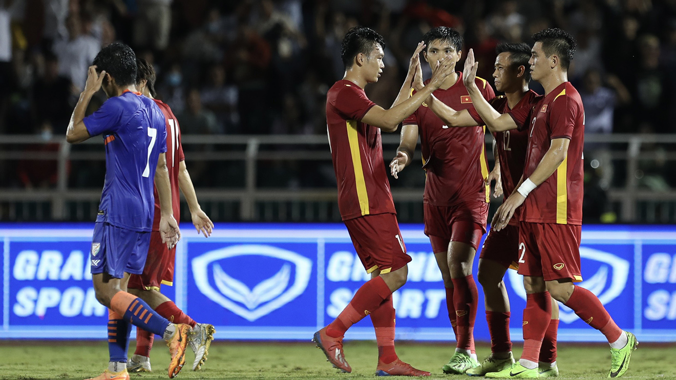 Việt Nam 3-0 Ấn Độ: Văn Toàn giải cơn khát, Việt Nam vô địch thuyết phục