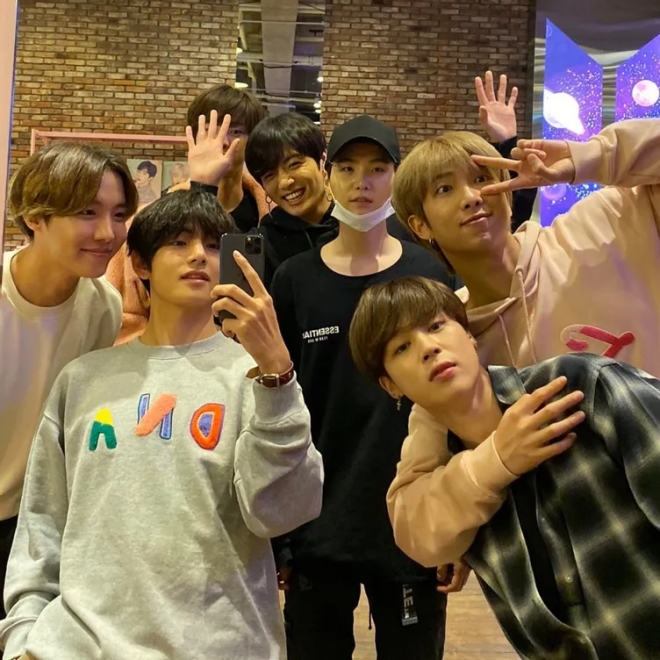 BTS, BTS tin tức, BTS thành viên, Kpop, ARMY, BTS idol, BTS youtube, BTS instagram, ảnh BTS, BTS ảnh, BTS photo, BTS group, BTS twitter, BTS weverse, BTS profile