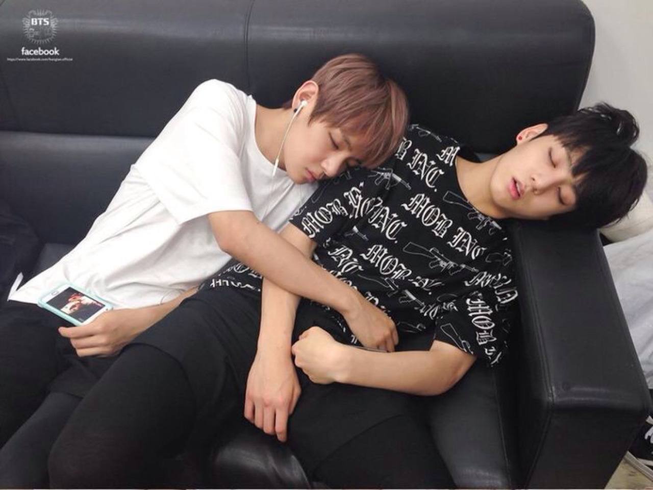 BTS, BTS tin tức, BTS thành viên, Kpop, BTS profile, BTS youtube, BTS gif, V, V BTS, BTS V, BTS photo, BTS khi ngủ, ARMY, BTS idol, BTS sleeping, bts jungkook, Jungkook