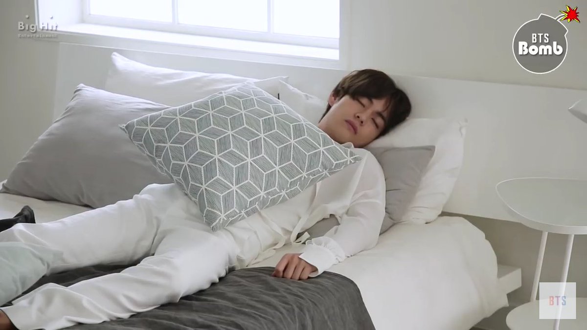 BTS, BTS tin tức, BTS thành viên, Kpop, BTS profile, BTS youtube, BTS gif, V, V BTS, BTS V, BTS photo, BTS khi ngủ, ARMY, BTS idol, BTS sleeping, bts jungkook, Jungkook