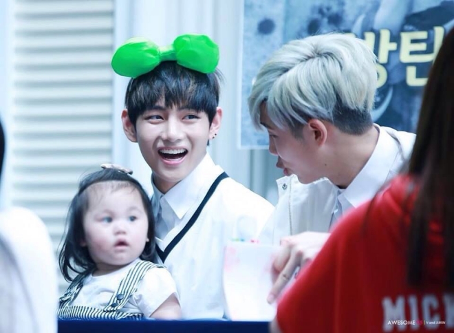 BTS, BTS tin tức, BTS thành viên, Kpop, ARMY, Kim Woo Bin, Twice, BTS V, V, V BTS, BTS youtube, BTS idol, BTS profile, BTS fansign, Nayeon, Dahyun, sao Hàn