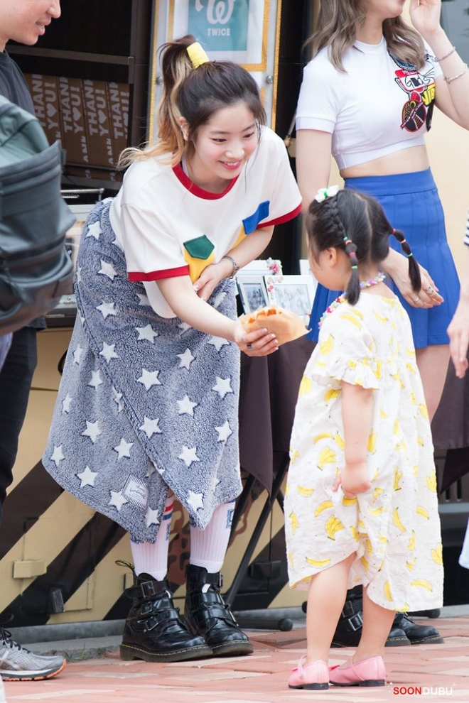 BTS, BTS tin tức, BTS thành viên, Kpop, ARMY, Kim Woo Bin, Twice, BTS V, V, V BTS, BTS youtube, BTS idol, BTS profile, BTS fansign, Nayeon, Dahyun, sao Hàn