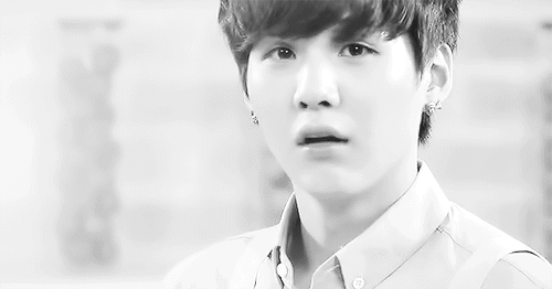 BTS, BTS tin tức, BTS thành viên, BTS idol, ARMY, Kpop, Suga, Suga BTS, BTS Suga, BTS gif, BTS ảnh, BTS cười, BTS smile, BTS happy, BTS hạnh phúc, BTS photo