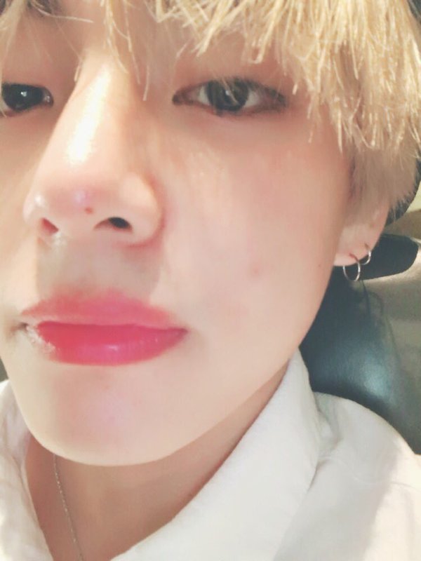 BTS, BTS tin tức, BTS thành viên, Kpop, ARMY, V, V BTS, BTS V, BTS selfie, BTS ảnh, ảnh BTS, BTS photo, BTS idol, BTS profile, BTS youtube, BTS instagram, BTS weverse