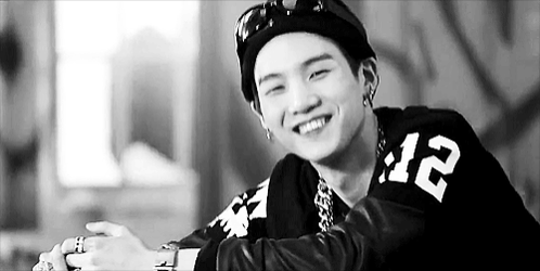 BTS, BTS tin tức, BTS thành viên, BTS idol, ARMY, Kpop, Suga, Suga BTS, BTS Suga, BTS gif, BTS ảnh, BTS cười, BTS smile, BTS happy, BTS hạnh phúc, BTS photo