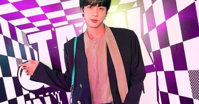 BTS, BTS tin tức, BTS thành viên, Kpop, ARMY, BTS Jin, Jin, Jin BTS, J-Hope, J-Hope BTS, BTS J-Hope, BTS album, BTS outfit, BTS trang phục, BTS giàu có, BTS thời trang