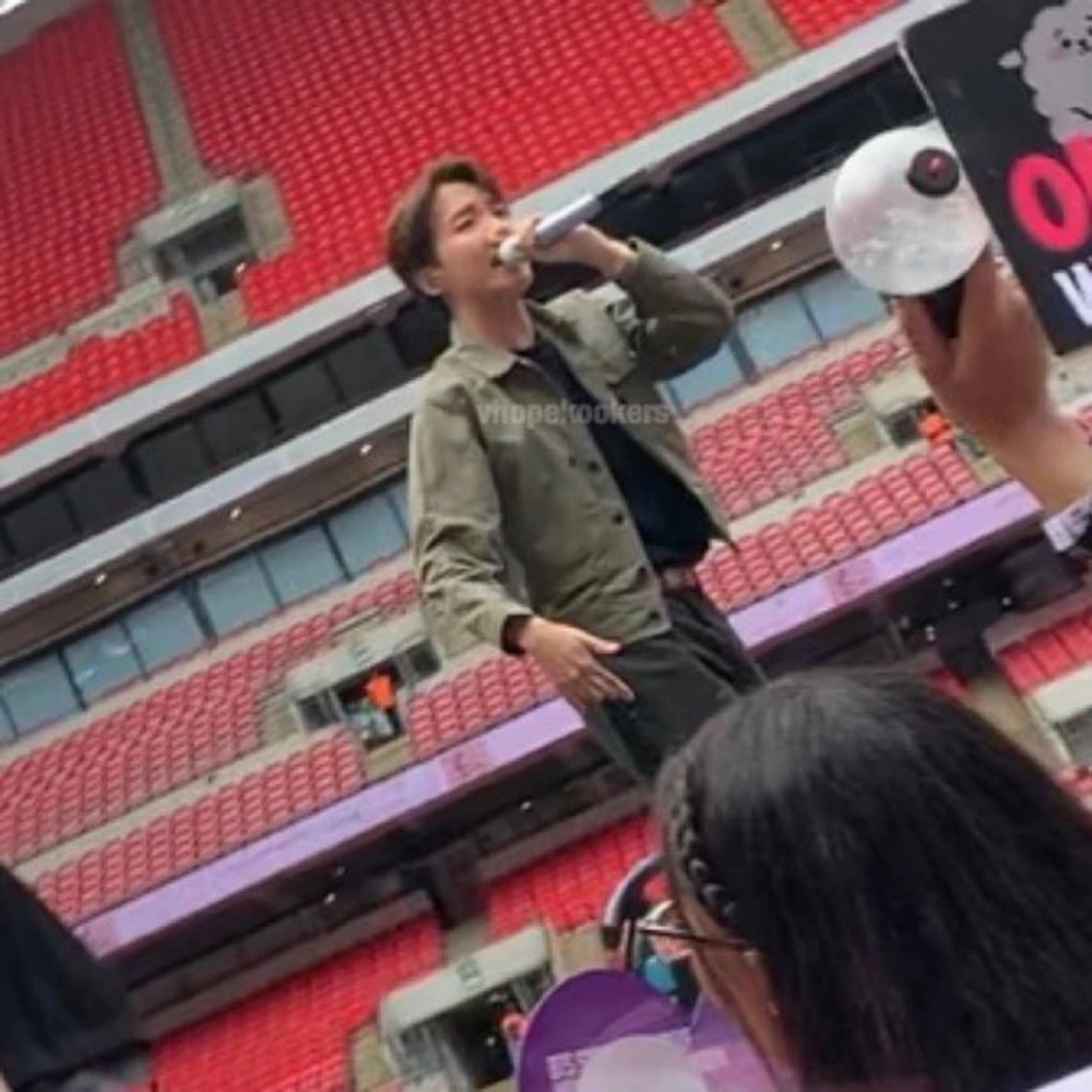 BTS, BTS tin tức, BTS thành viên, Kpop, ARMY, BTS Jungkook, Jungkook BTS, Jungkook, RM, V, J-Hope, LGBT, fanboy, BTS fansign, BTS ảnh, BTS photo, bts army