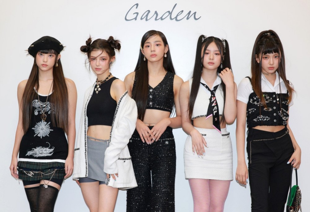 Em gái' BTS NewJeans xuất hiện hớp hồn tại sự kiện Chanel