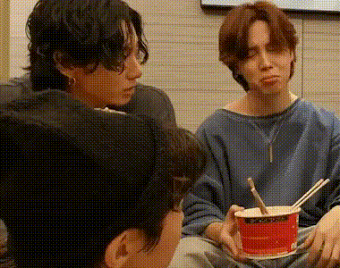 BTS, BTS tin tức, BTS thành viên, Kpop, Jungkook, Jungkook BTS, BTS Jungkook, ARMY, bts army, BTS livestream, BTS live, BTS weverse, BTS phát trực tiếp, BTS twitter