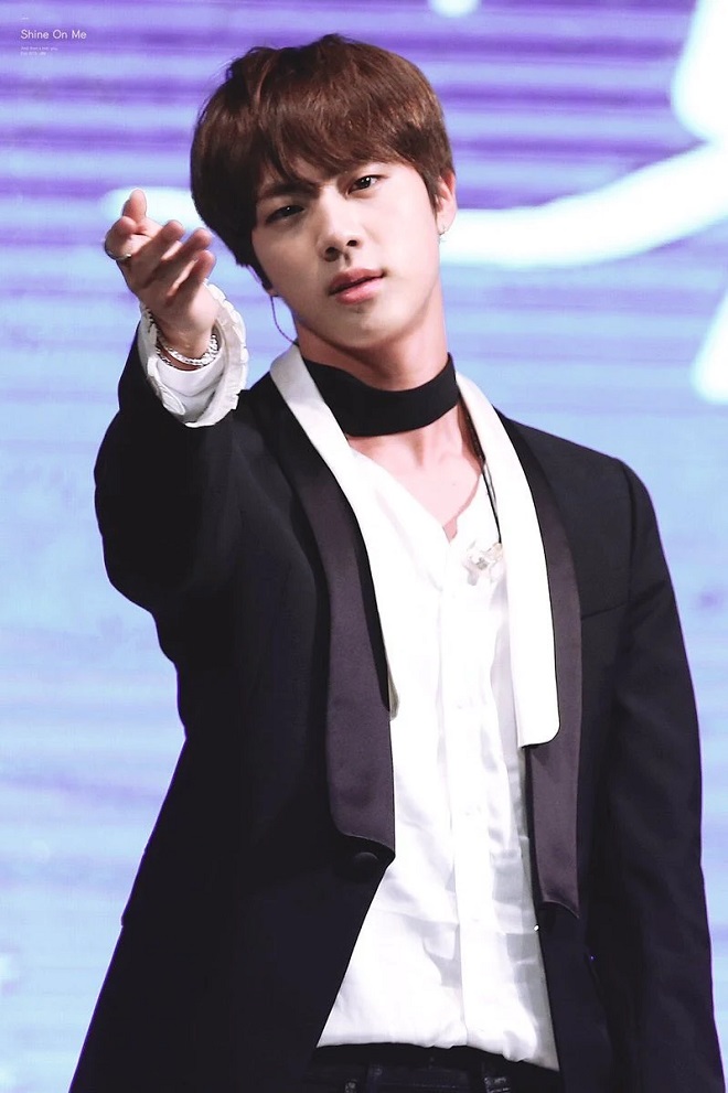 BTS, Jin đeo choker, Jin đeo vòng cổ, vòng cổ của Jin, hút hồn ARMY, worldwide handsome, Jin BTS, ARMY, Kpop