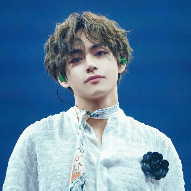 BTS, V được khen ngợi, Dear Class Of 2020, V BTS, BTS V, BTS tin tức, BTS Dear Of Class 2020, Boy With Luv, BTS thành viên