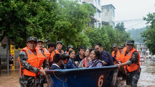 Trung Quốc nâng mức cảnh báo về tình trạng mưa dông