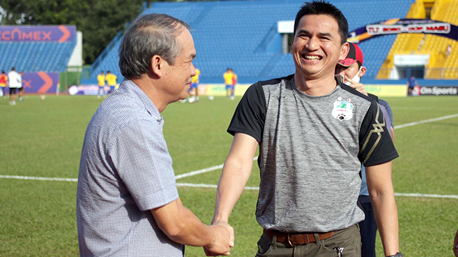 Bóng đá Việt Nam hôm nay: HLV Kiatisuk khuyên Tuấn Anh nghỉ ngơi