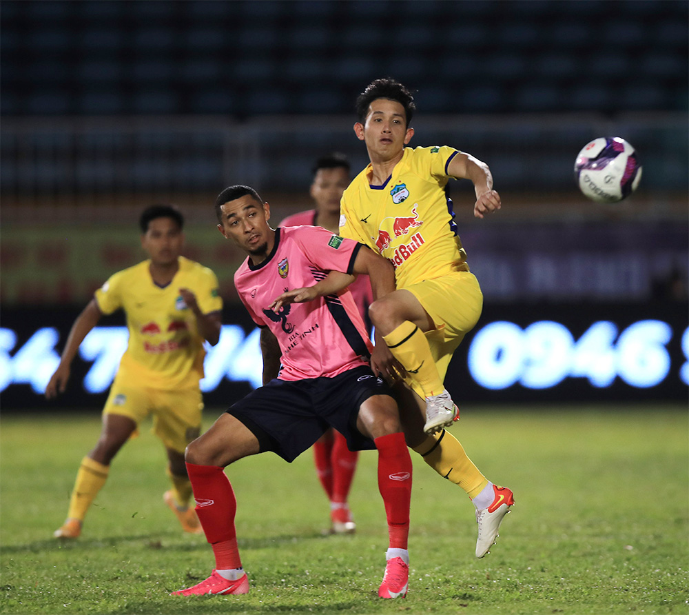 bóng đá Việt Nam, HAGL, Văn Toàn, Nguyễn Văn Toàn, V-eague 2022, BXH V-League, lịch thi đấu vòng 3 V-League, SLNA vs HAGL, Kiatisuk, bầu Đức, dtvn, Việt Nam vs Oman