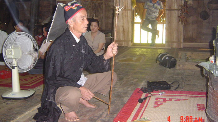  Lập hồ sơ các di sản Mo Mường, Lễ hội Vía Bà chúa Xứ Núi Sam trình UNESCO