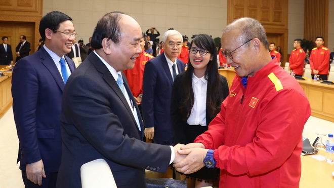 Thủ tướng Nguyễn Xuân Phúc gặp mặt đội tuyển Việt Nam vừa vô địch AFF Cup 2018