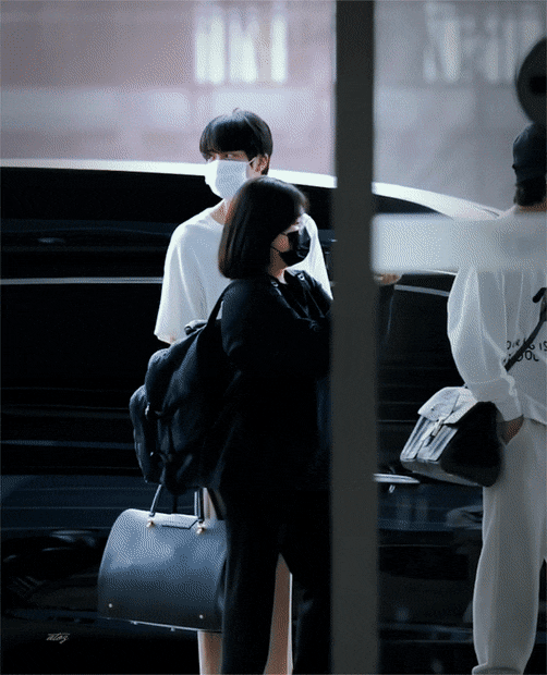BTS, Jin, Vẻ ngoài sân bay của Jin, Jin BTS trên đường tới Nhà Trắng, V BTS, Tin bts
