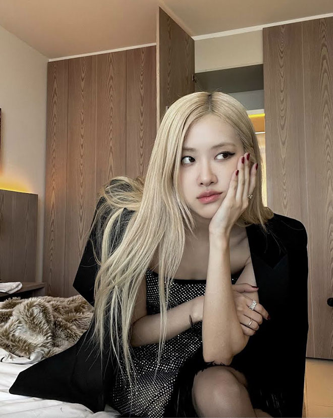 Blackpink, Rosé, Rosé là nữ hoàng thời trang sân bay, Rosé như công chúa Disney