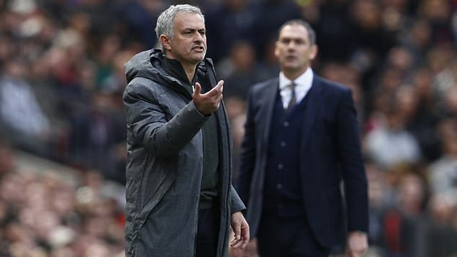 Man United thi đấu lắm, chấn thương nhiều? Mourinho kêu ca vớ vẩn!