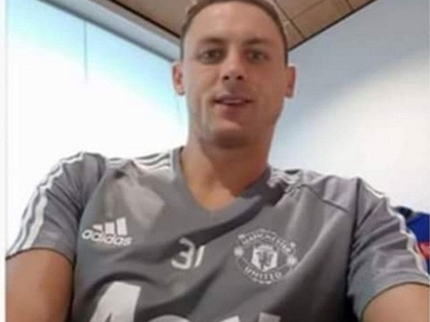 Bức ảnh được cho là Matic đã mặc áo tập của Man United
