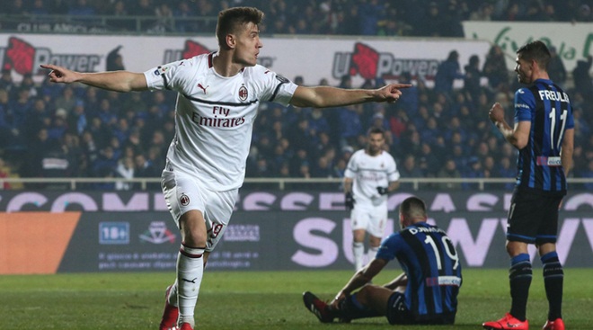 VIDEO Atalanta 1-3 Milan: Tân binh Piatek lại rực sáng, Milan trụ vững trong top 4 Serie A