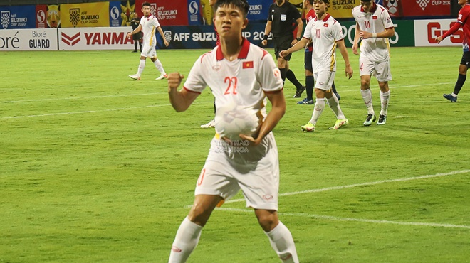 Việt Nam vs Lào, ket qua bong da, ket qua bong da hom nay, kết quả Việt Nam vs Lào, Việt Nam 2-0 Lào, chấm điểm đội tuyển VIệt Nam, Công Phượng, Hoàng Đức, Văn Đức