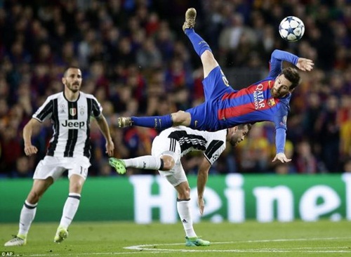 Messi bị kèm chặt trong trận tứ kết lượt về gặp Juventus