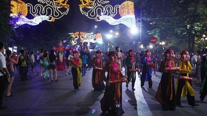Đạo diễn NSND Thúy Mùi: Hồ Gươm là nơi ‘trời cho’ để tổ chức lễ hội đường phố