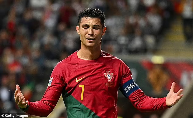 MU, Ronaldo, Cassano, Ronaldo giải nghệ, Cassano khuyên Ronaldo giải nghệ, Ronaldo từ giã sự nghiệp, Ronaldo treo giày, World Cup 2022, đội tuyển Bồ Đào Nha, Man United