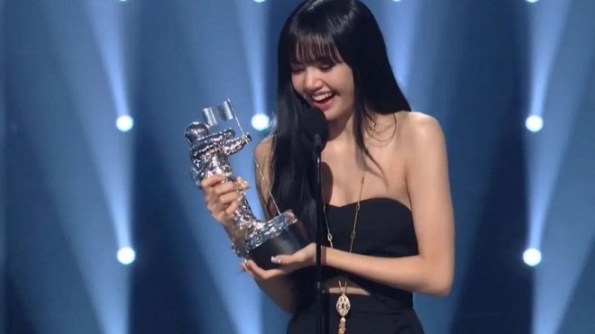 Vượt BTS và Twice, Lisa Blackpink thắng giải Kpop hay nhất MTV với 'Lalisa'