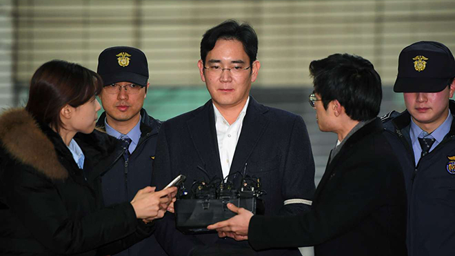 Doanh nhân Hàn 'sốc' khi người thừa kế Tập đoàn Samsung bị tuyên án 5 năm tù 