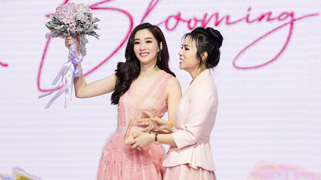 Dàn sao Việt xuất hiện trên thảm đỏ sự kiện âm nhạc - thời trang 'Blooming Moments' 
