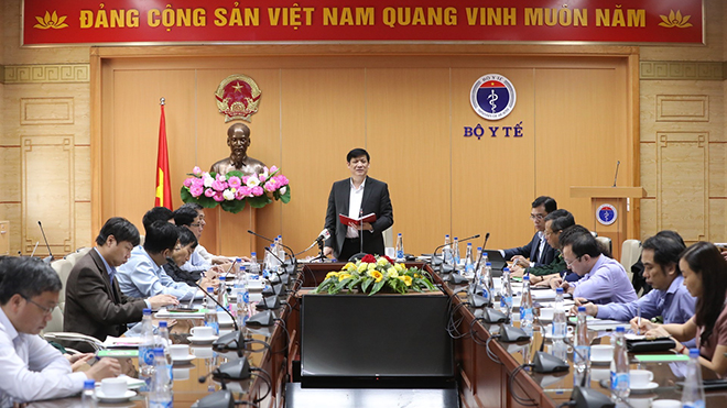 Bộ trưởng Bộ Y tế: Nguy cơ dịch COVID-19 từ các nước vào Việt Nam rất lớn