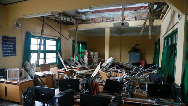 Vụ sập sàn phòng học tại Lâm Đồng: Tạm dừng sử dụng các phòng học có kết cấu tương tự
