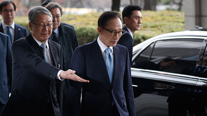 Cựu Tổng thống Hàn Quốc Lee Myung-bak thừa nhận đã nhận 100.000 USD từ cơ quan tình báo