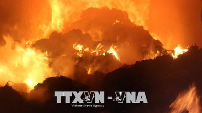 Cháy xưởng sản xuất giấy phôi Bắc Ninh gây thiệt hại 1 tỷ đồng 