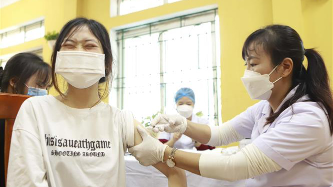 Dịch Covid-19 ngày 28/11: Một nữ sinh lớp 9 ở Hà Nội tử vong sau 1 ngày tiêm vaccine