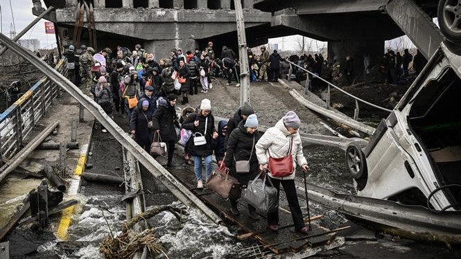 Ukraine bắt đầu sơ tán dân thường qua hành lang nhân đạo tại thành phố Mariupol 