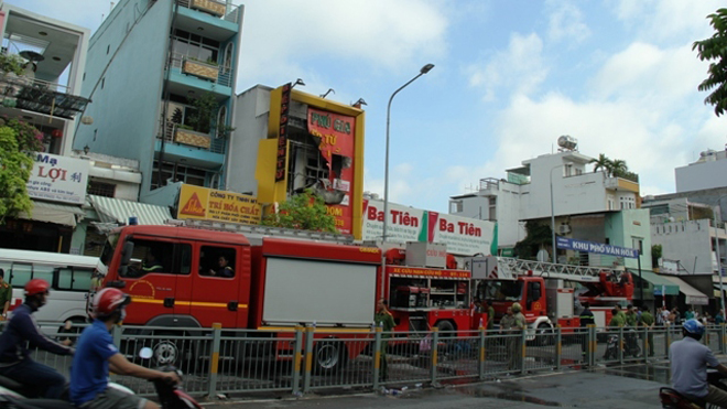 TP HCM: Hai vụ cháy nhà dân, nhiều tài sản bị thiêu rụi 