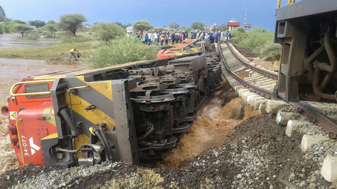 Tai nạn đường sắt tại Nam Phi: 14 người chết, hàng trăm người bị thương